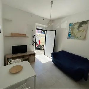 https://house-garibaldi.it-tuscanyhotel.com
